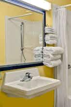 Hotel Baymont Washington Court House photo 4