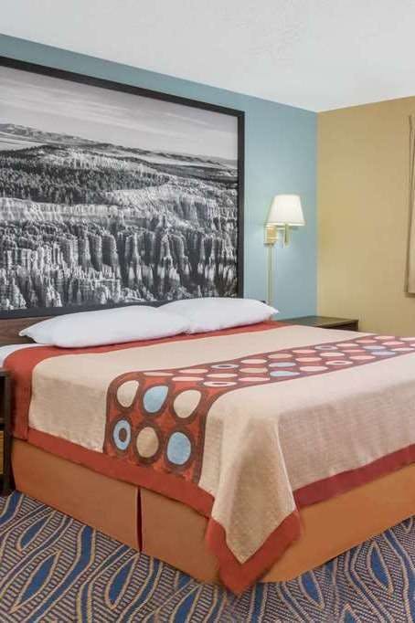 Hotel Super 8 by Wyndham Cedar City photo 1