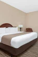Hotel Baymont Inn Augusta Riverwatch photo 3