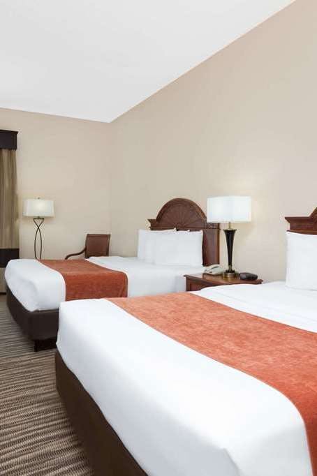 Hotel Baymont by Wyndham Augusta Riverwatch photo 4