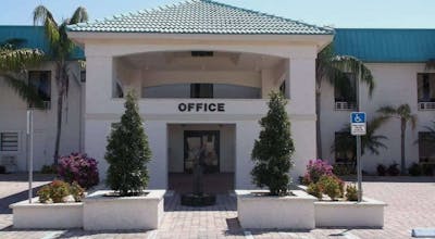 Days Inn & Suites by Wyndham Lake Okeechobee