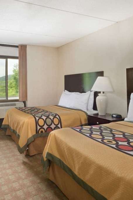 Hotel Super 8 by Wyndham White River Junction photo 2