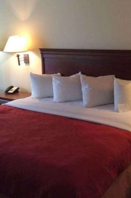 Hotel Baymont by Wyndham Clinton photo 1