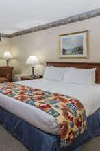 Hotel Baymont Waterford Burlington photo 1