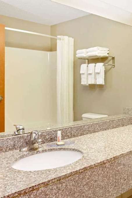 Hotel Super 8 by Wyndham South Bend photo 4