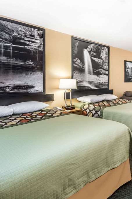 Hotel Super 8 by Wyndham Ottawa Starved Rock photo 1