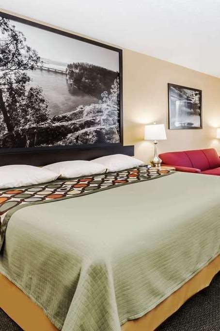 Hotel Super 8 by Wyndham Ottawa Starved Rock photo 2