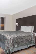 Hotel Days Inn Faribault photo 1