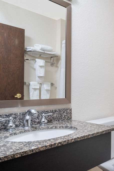 Hotel Days Inn by Wyndham Faribault photo 5