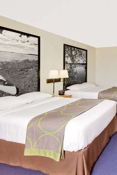 Hotel Super 8 by Wyndham St. James photo 3