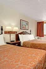 Hotel Super 8 by Wyndham Chaska photo 3