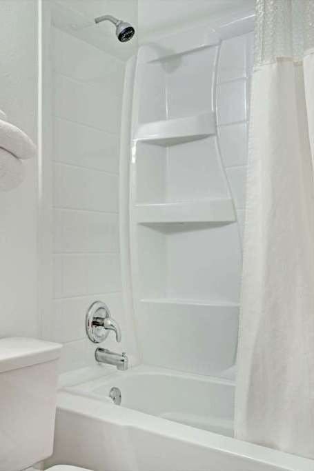 Hotel Super 8 by Wyndham Chaska photo 4