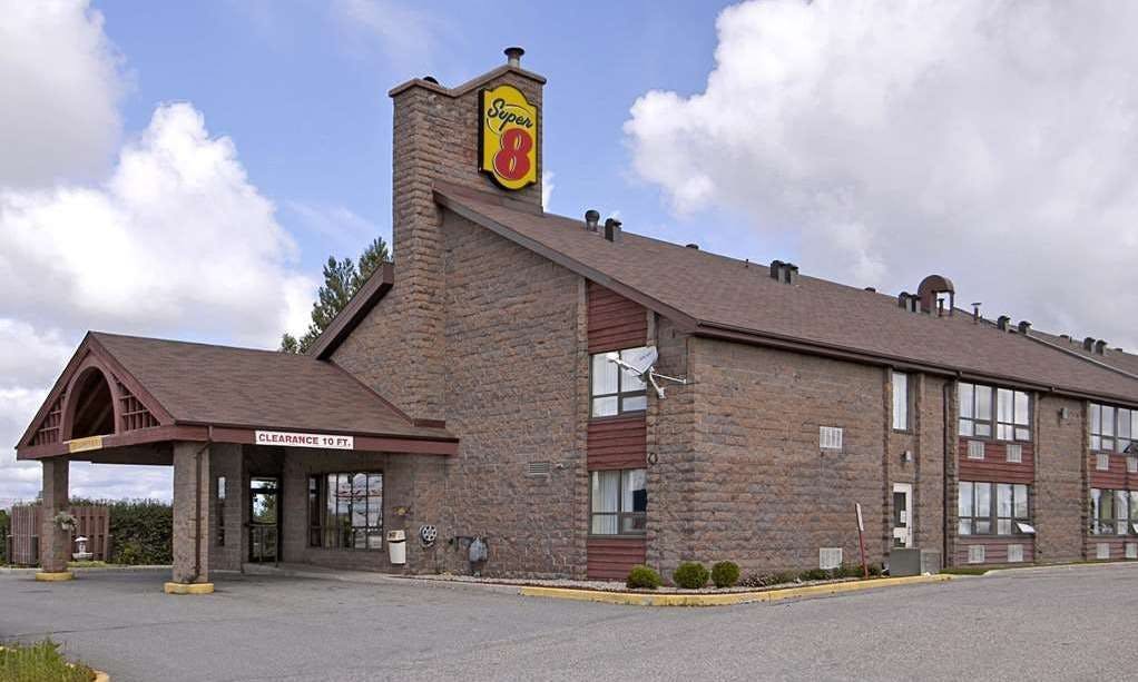 Super 8 Timmins ON
