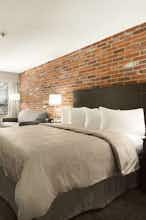 Hotel Super 8 Timmins ON photo 1