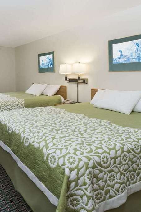 Hotel Days Inn by Wyndham Stoughton WI. photo 2