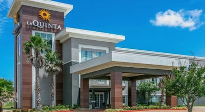 La Quinta Inn & Suites by Wyndham Jacksonville TX