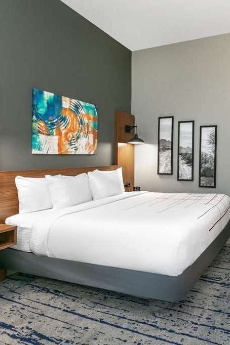 Hotel La Quinta Inn & Suites by Wyndham Jacksonville TX photo 1