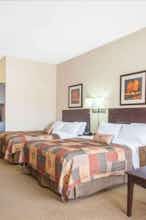 Hotel Ramada by Wyndham Pincher Creek photo 3