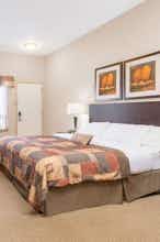 Hotel Ramada by Wyndham Pincher Creek photo 1