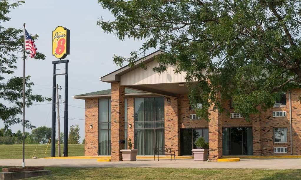 Super 8 by Wyndham Staunton