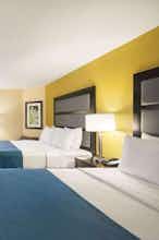 Hotel Days Inn and Suites Commerce photo 2