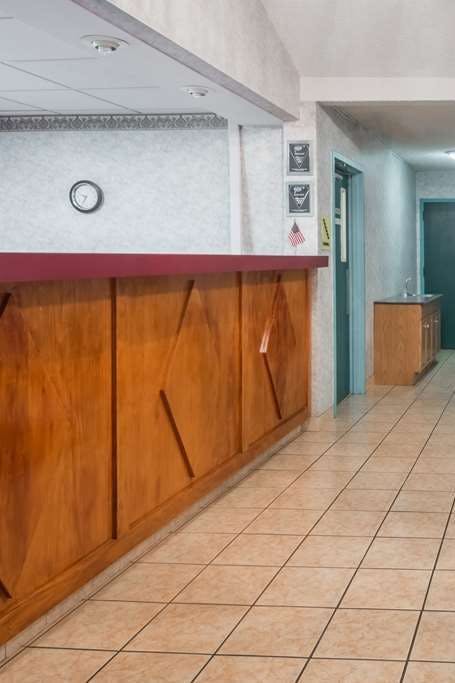 Hotel Super 8 Hancock MD photo 5