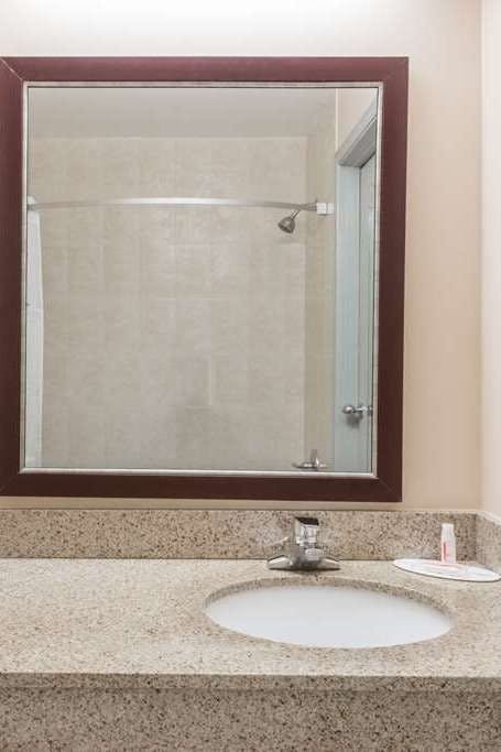 Hotel Super 8 Hancock MD photo 4