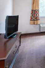 Hotel Super 8 Hancock MD photo 3