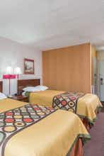 Hotel Super 8 Hancock MD photo 2