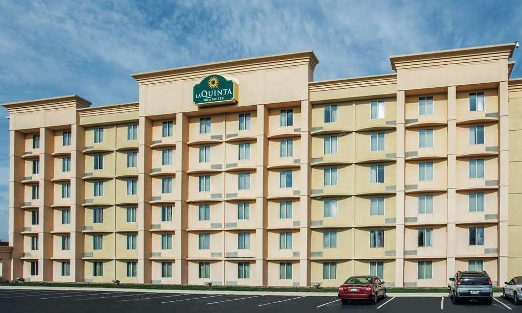 La Quinta Inn & Suites by Wyndham Indianapolis South