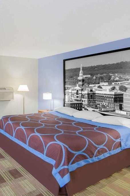 Hotel Super 8 by Wyndham Toledo photo 2