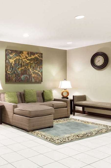 Hotel Baymont by Wyndham Dale photo 5