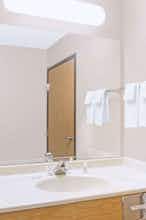 Hotel Super 8 Davenport photo 4