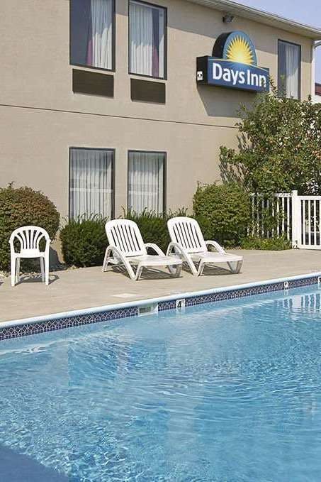 Hotel Days Inn by Wyndham Hillsboro photo 5