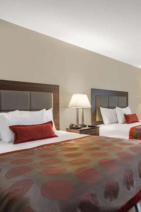 Hotel Ramada by Wyndham Hendersonville photo 1