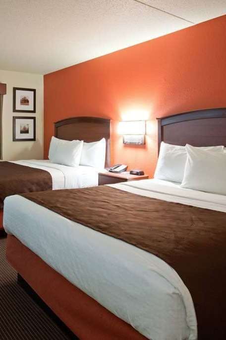 Hotel AmericInn by Wyndham Grafton photo 2