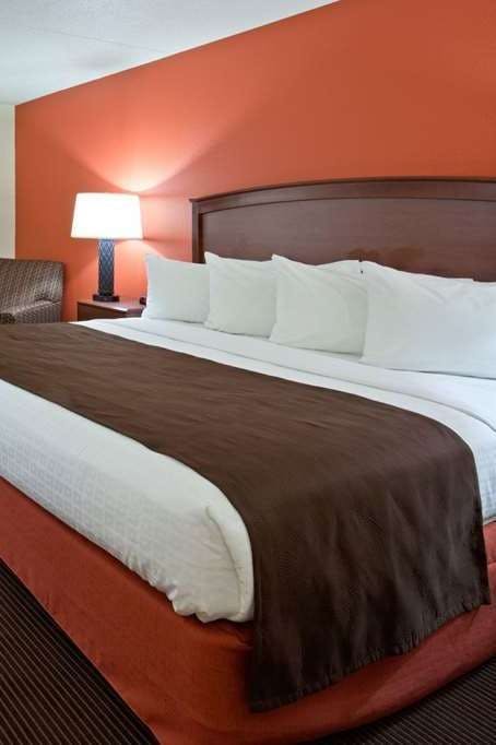 Hotel AmericInn by Wyndham Grafton photo 1