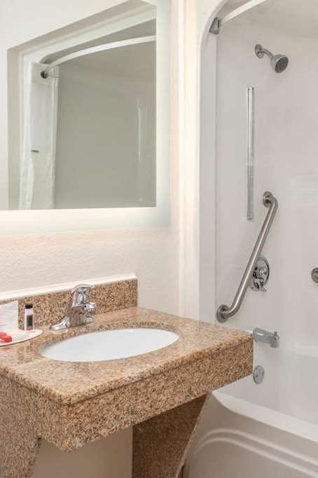 Hotel Howard Johnson by Wyndham Rock Hill photo 3