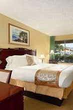 Hotel Ramada Temple Terrace photo 2