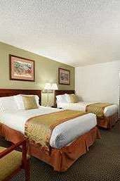 Hotel Ramada by Wyndham Temple Terrace/Tampa North photo 4