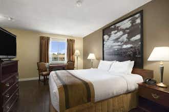Hotel Super 8 Brockville photo 1