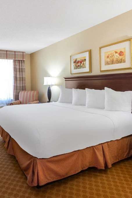 Hotel AmericInn Iron Mountain photo 4