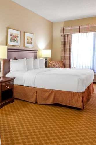 Hotel AmericInn Iron Mountain photo 1