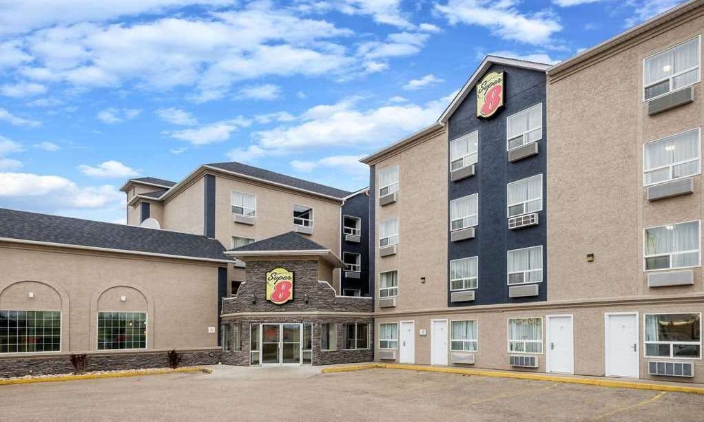Super 8 by Wyndham Grande Prairie