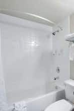 Hotel Super 8 Grande Prairie AB photo 2