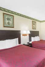 Hotel Days Inn Sullivan photo 4