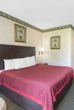 Hotel Days Inn Sullivan photo 1