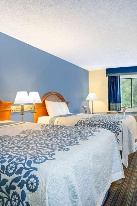 Hotel Days Inn by Wyndham Runnemede Philadelphia Area photo 3