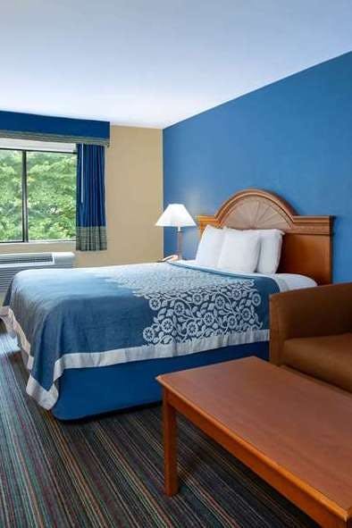 Hotel Days Inn by Wyndham Runnemede Philadelphia Area photo 1