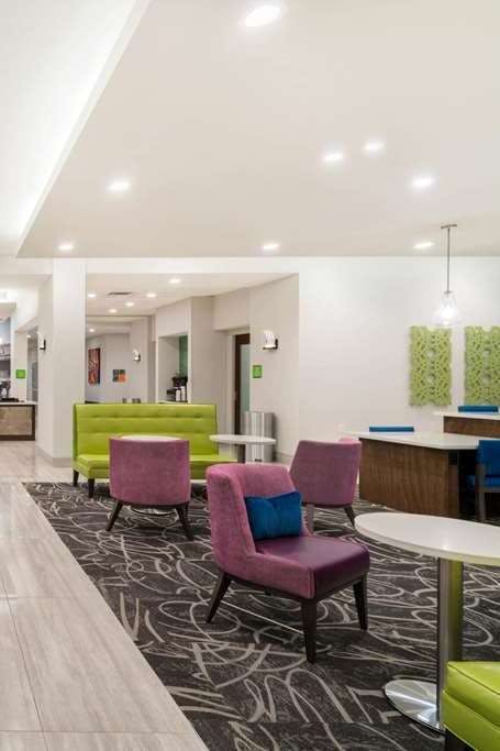 Hotel La Quinta Inn & Suites by Wyndham Mobile photo 5